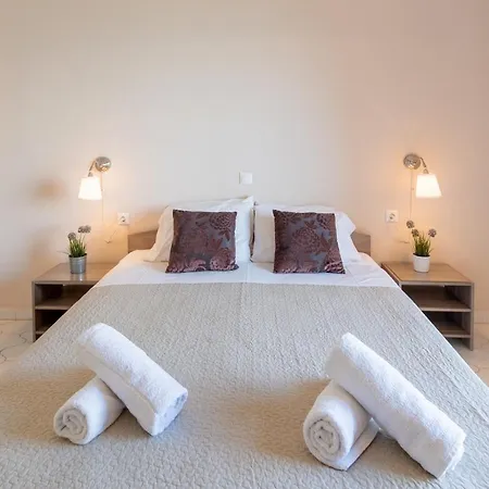 Eden Sea View Apartment Mesongi